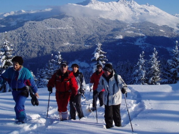 snowshoeing in meribel 2024.01 00