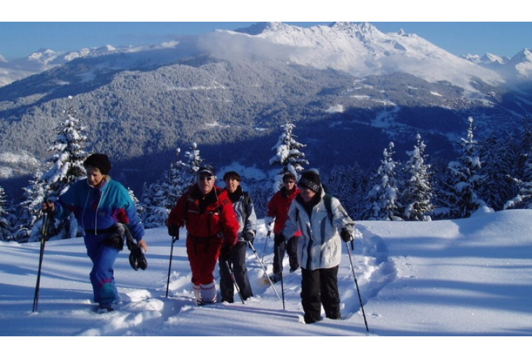 snowshoeing in meribel 2024.01 00