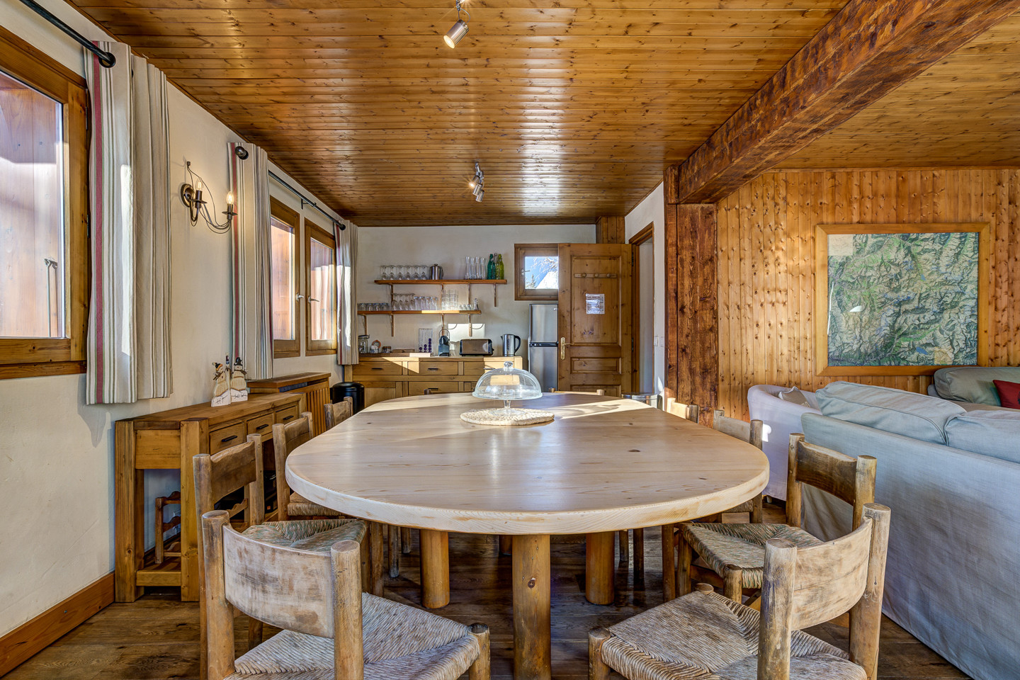 Veronica Dining Area
