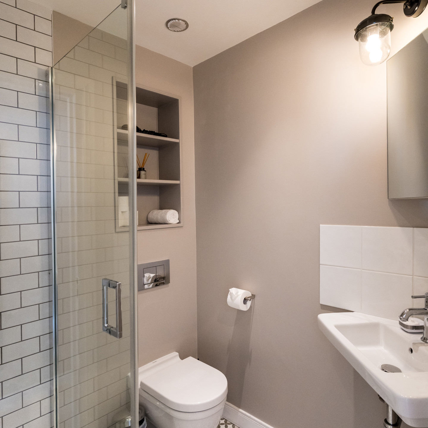 Chalet Quatre Meules Room 3, En Suite Shower Room 1