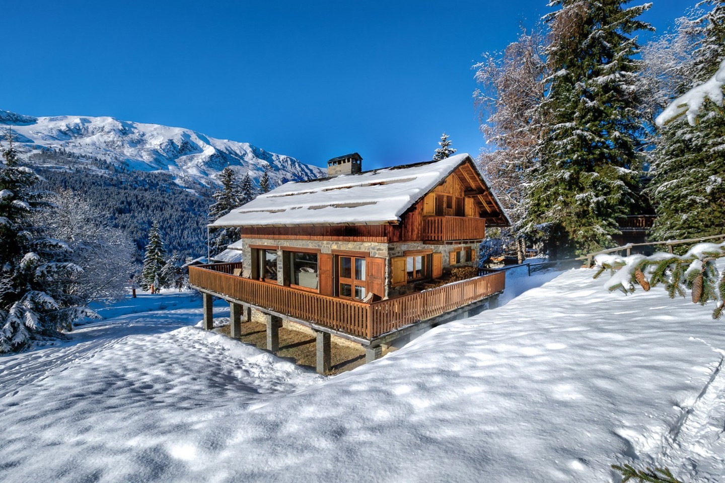 Cecilia exterior from the piste