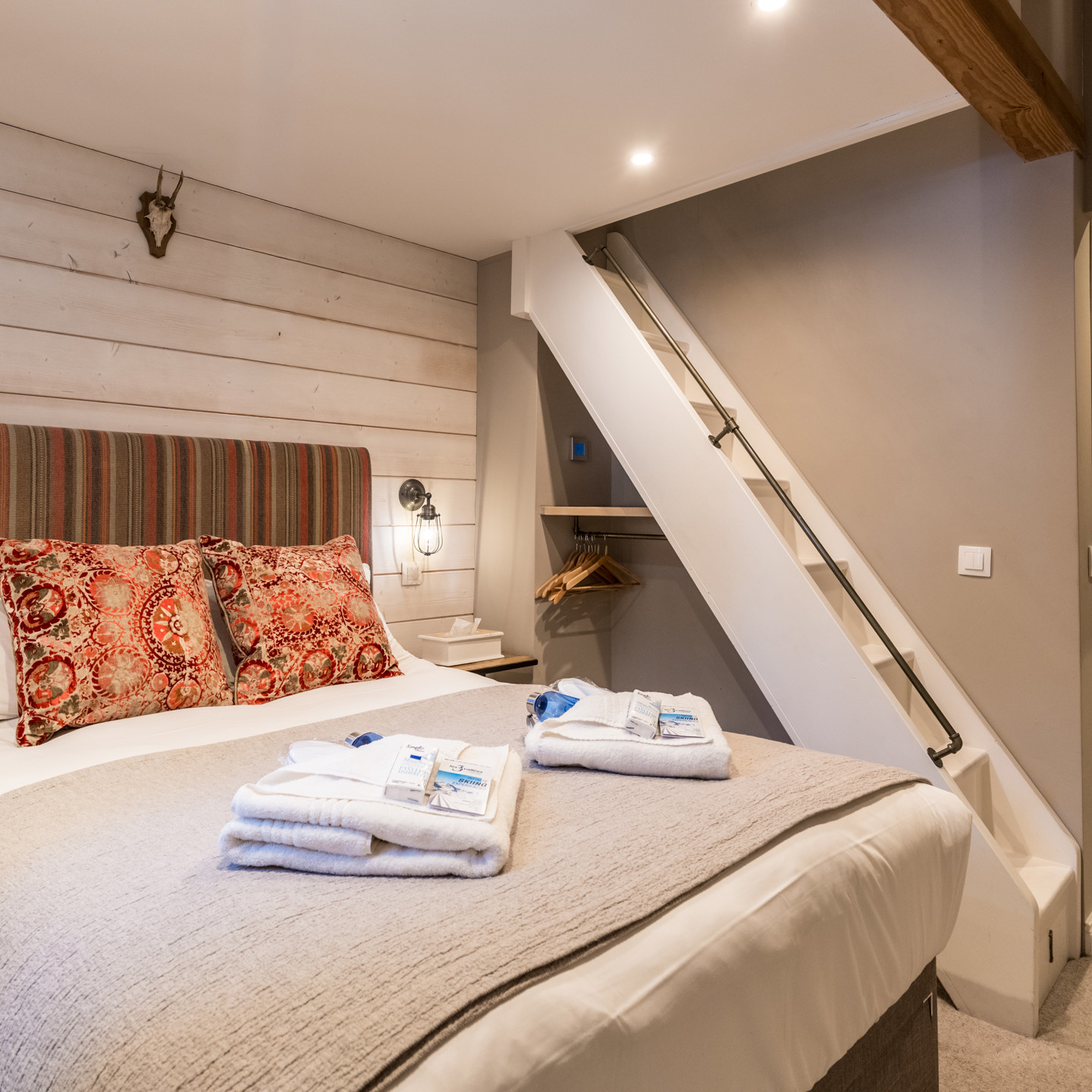 Chalet Quatre Meules Room 3, En Suite Shower Room