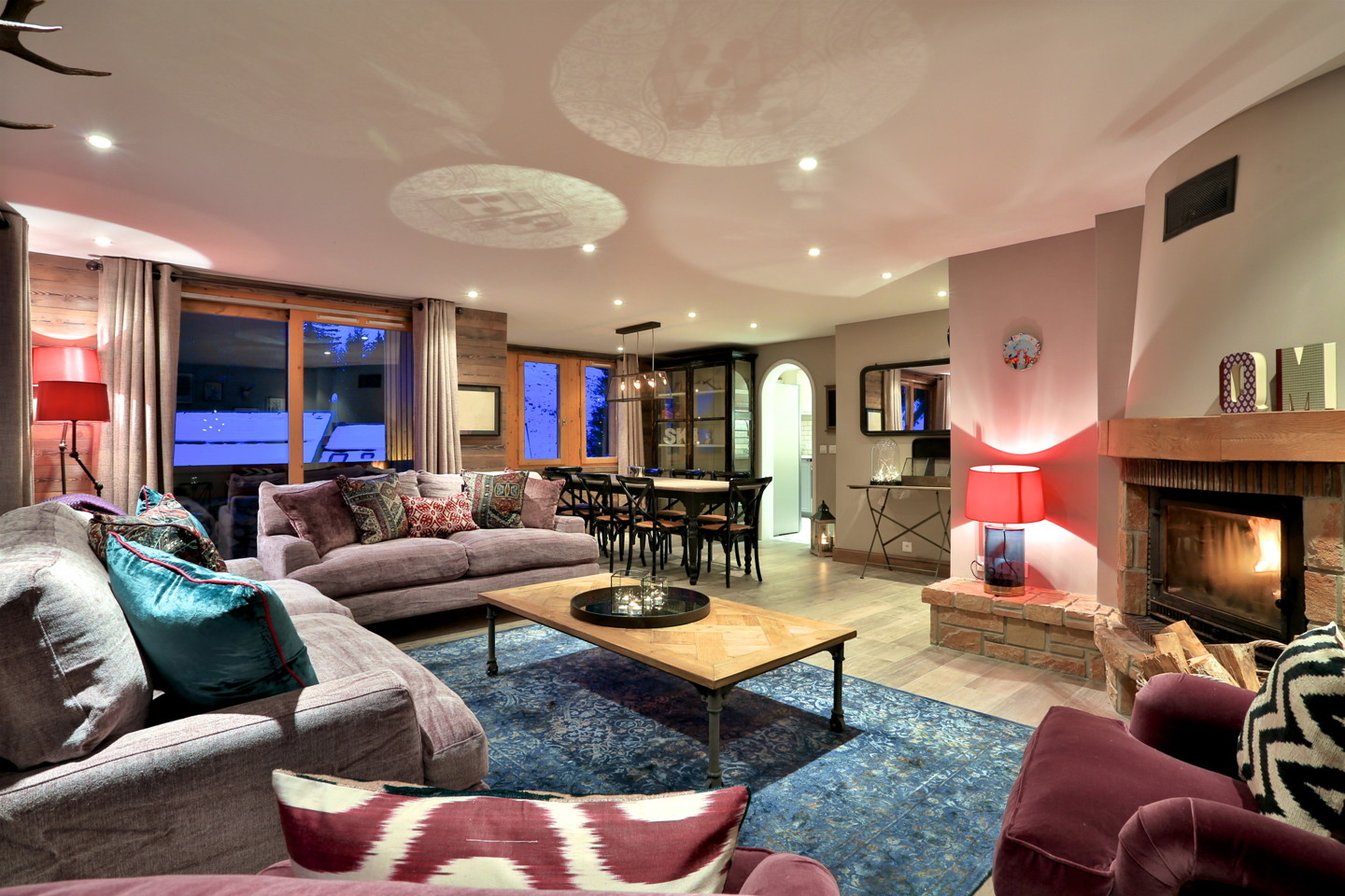 Quatre Meules sitting room, evening image