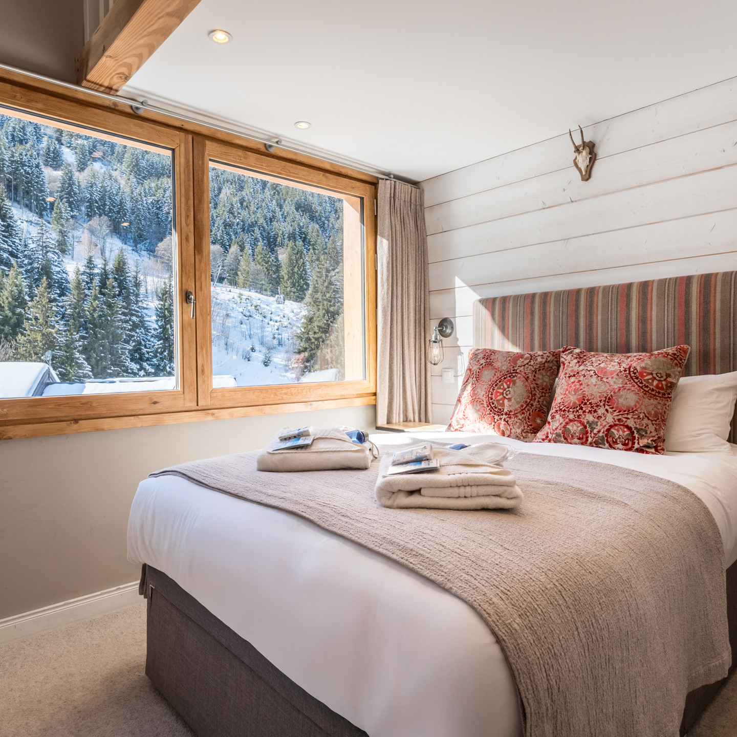 Chalet Quatre Meules Room 3, Views To Tougnete